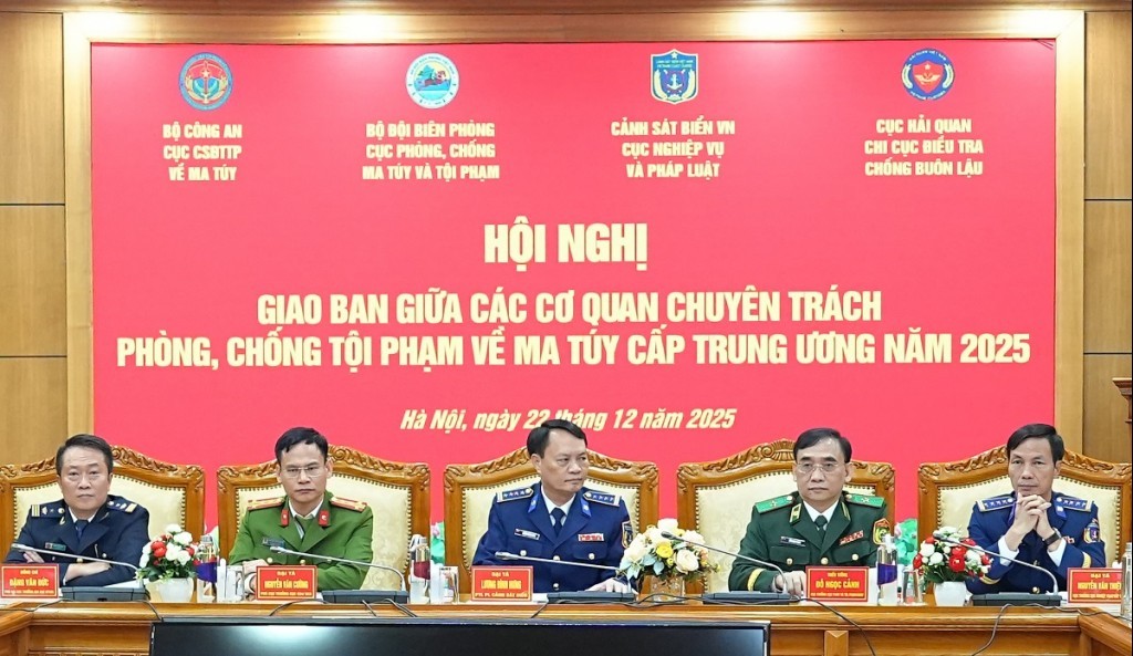 Tích cực phối hợp nắm chắc tình hình tuyến, địa bàn trọng điểm phức tạp về ma tuý