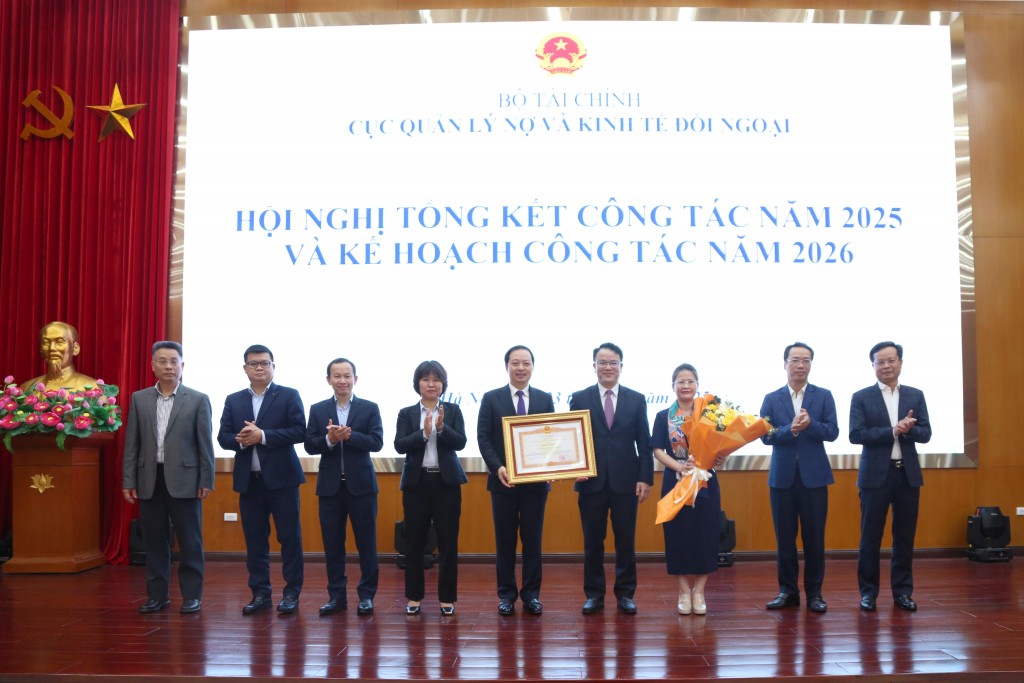 Quản lý nợ công an toàn, tăng cường hội nhập tài chính quốc tế