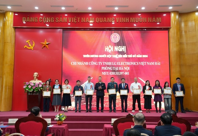 Hà Nội tôn vinh 170 người nộp thuế tiêu biểu năm 2024