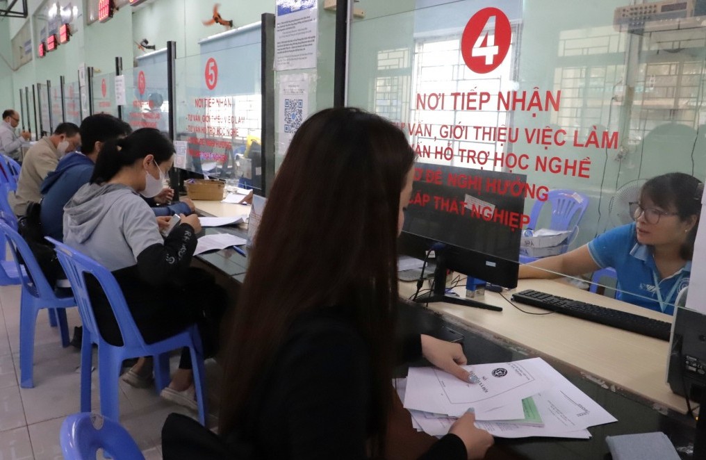 Người lao động ở TP. Hồ Chí Minh đăng ký hưởng trợ cấp thất nghiệp như thế nào