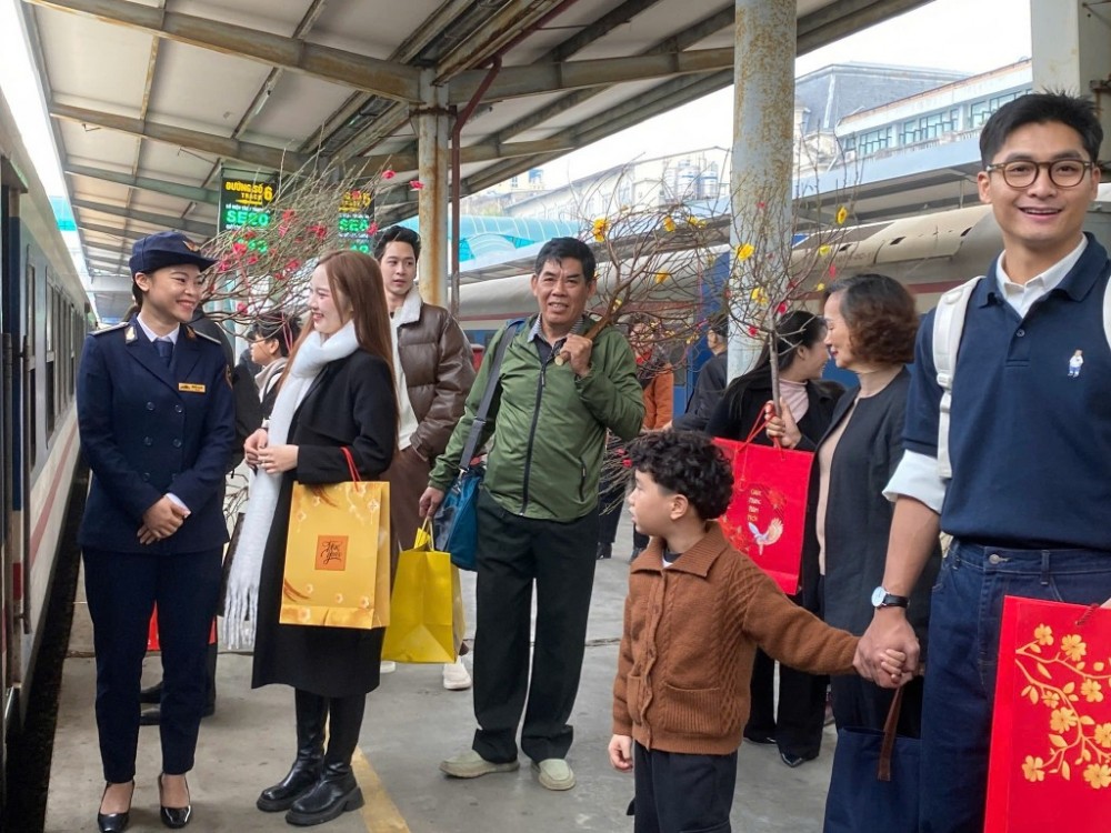 Đường sắt thêm 5.500 vé tàu và tăng cường 11 chuyến tàu dịp Tết Bính Ngọ 2026 Đường sắt thêm 5.500 vé tàu và tăng cường 11 chuyến tàu dịp Tết Bính Ngọ 2026