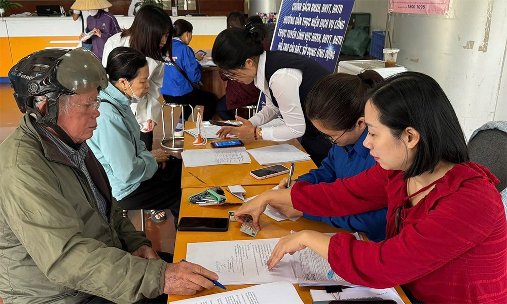 Chính sách BHXH, BHYT được coi là “lá chắn” chiến lược trong ứng phó nguy cơ an ninh phi truyền thống.