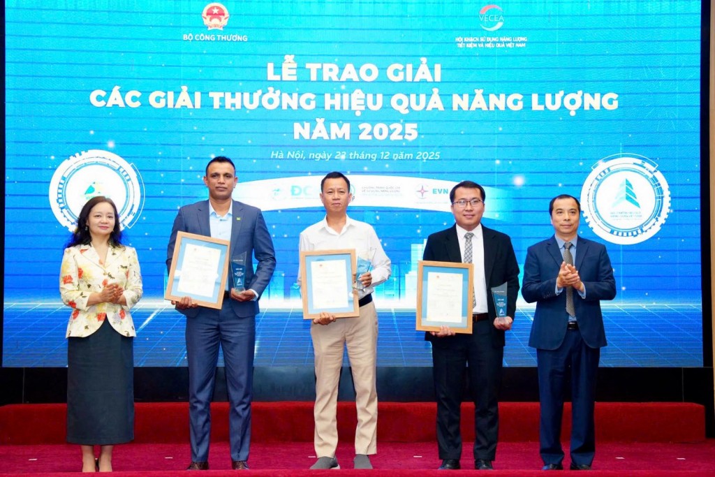 Bộ Công Thương tôn vinh các điển hình sử dụng hiệu quả năng lượng năm 2025