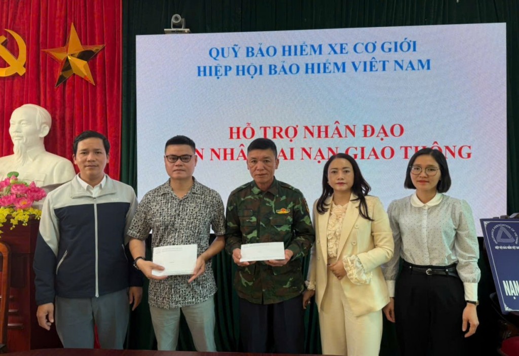 Hỗ trợ nhân đạo gia đình các nạn nhân tai nạn giao thông tại Hưng Yên Hỗ trợ nhân đạo gia đình các nạn nhân tai nạn giao thông tại Hưng Yên