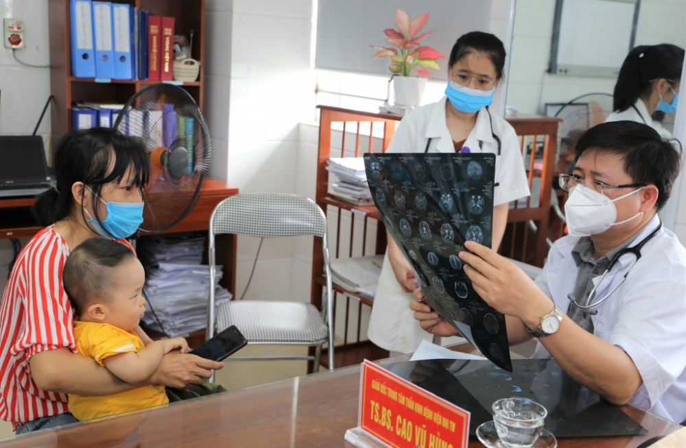 Miễn viện phí - bảo hiểm y tế vẫn là trụ cột chính