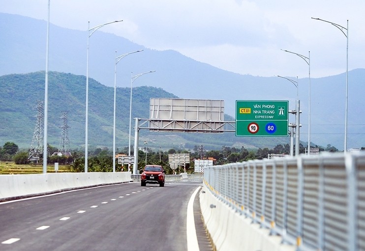 Yêu cầu khắc phục các tồn tại trên tuyến cao tốc Vân Phong - Nha Trang