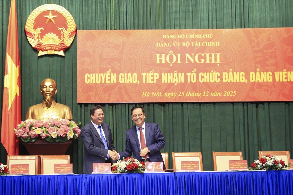 Đảng ủy Bộ Tài chính tiếp nhận 22 đảng bộ tập đoàn, tổng công ty, Ngân hàng phát triển