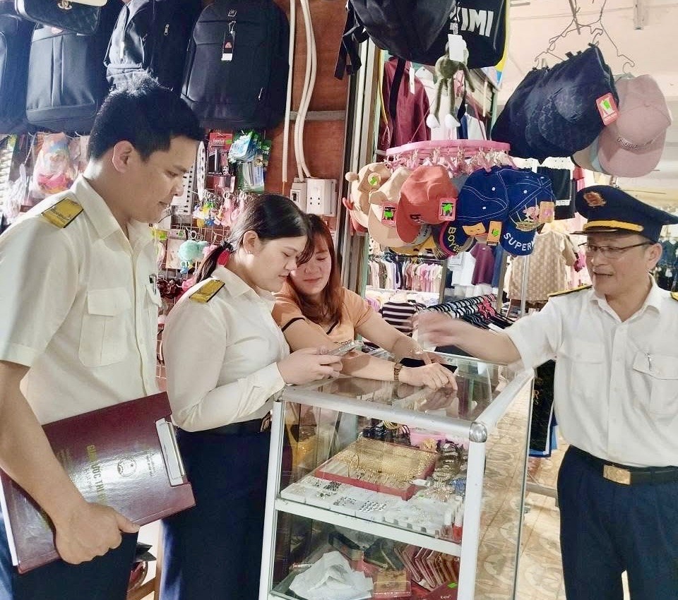 Hơn 18.000 hộ khoán tự nguyện chuyển sang nộp thuế theo phương pháp kê khai