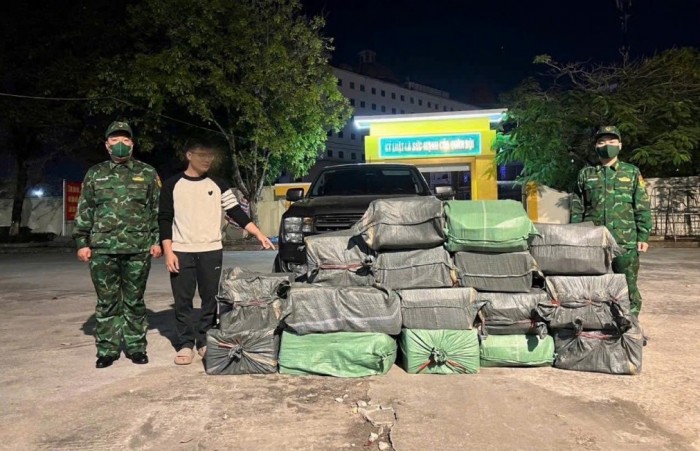 Chặn xe tải vận chuyển gần 400 kg thực phẩm bẩn