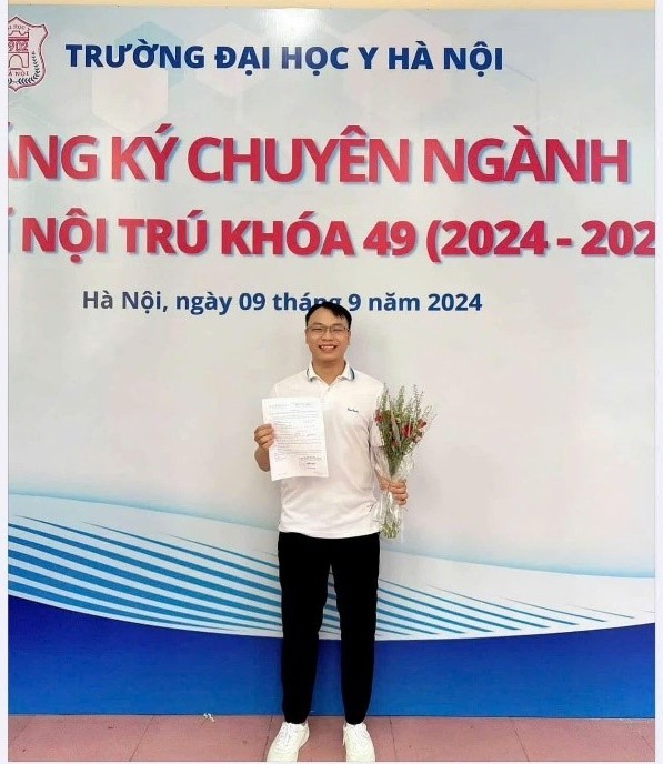 Trường Đại học Kinh doanh và Công nghệ Hà Nội ghi dấu ấn với hai sinh viên Y khoa trúng tuyển Bác sĩ Nội trú