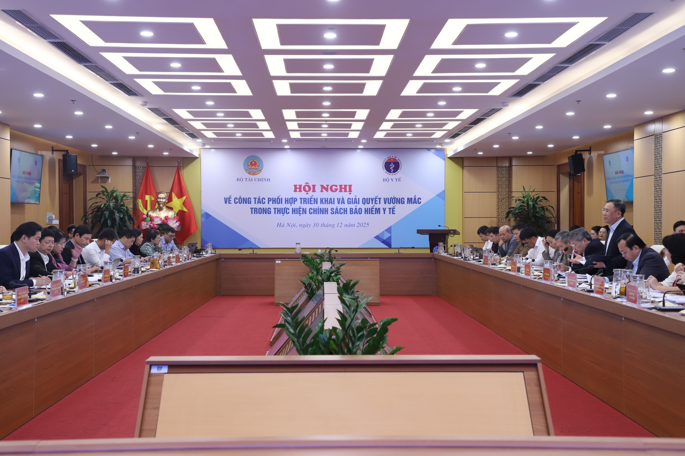 Tăng cường phối hợp chỉ đạo, tháo gỡ những vướng mắc trong thực hiện chính sách BHYT Tăng cường phối hợp chỉ đạo, tháo gỡ những vướng mắc trong thực hiện chính sách BHYT