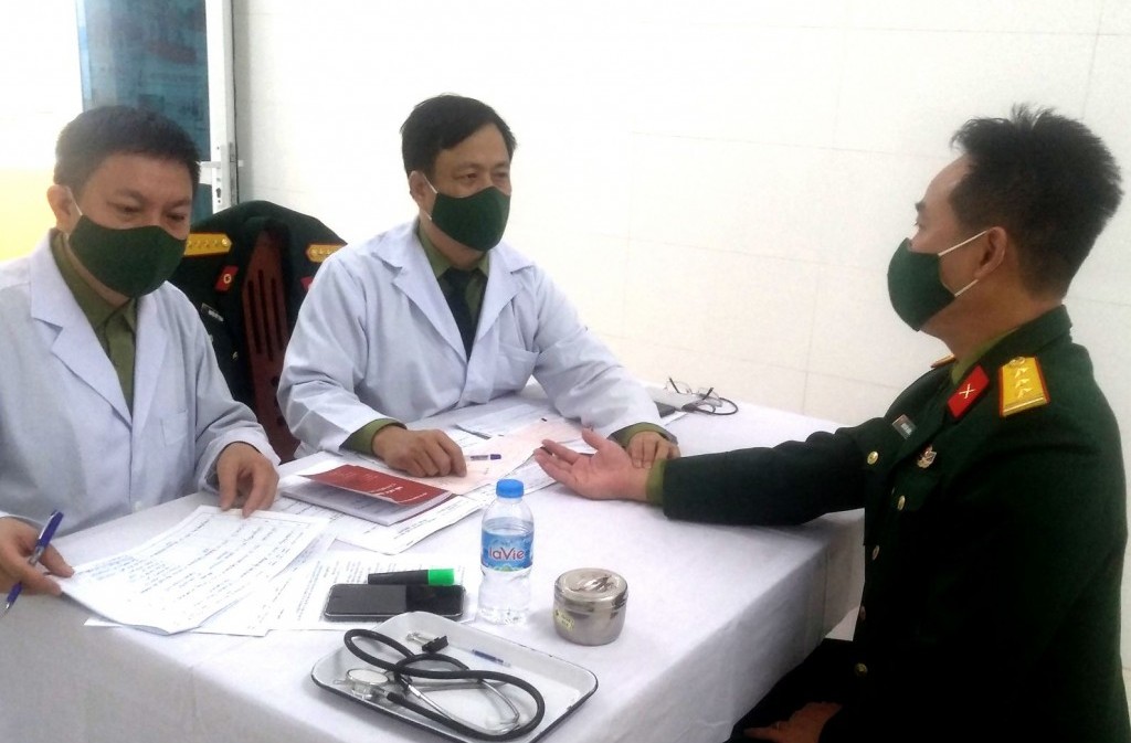 Hoàn thiện chính sách bảo hiểm y tế giúp thân nhân quân nhân tiếp cận y tế thuận lợi hơn