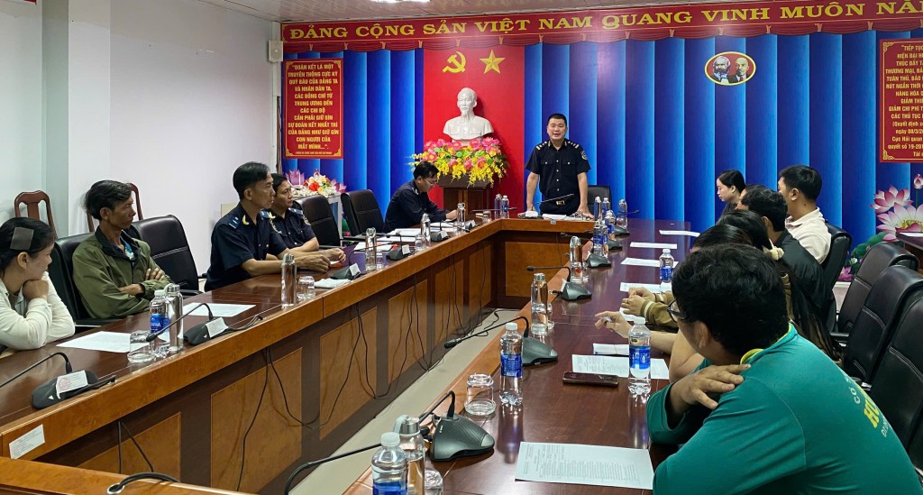 Hải quan Vĩnh Xương: Tuyên truyền, hướng dẫn doanh nghiệp, người dân tuân thủ tốt pháp luật hải quan