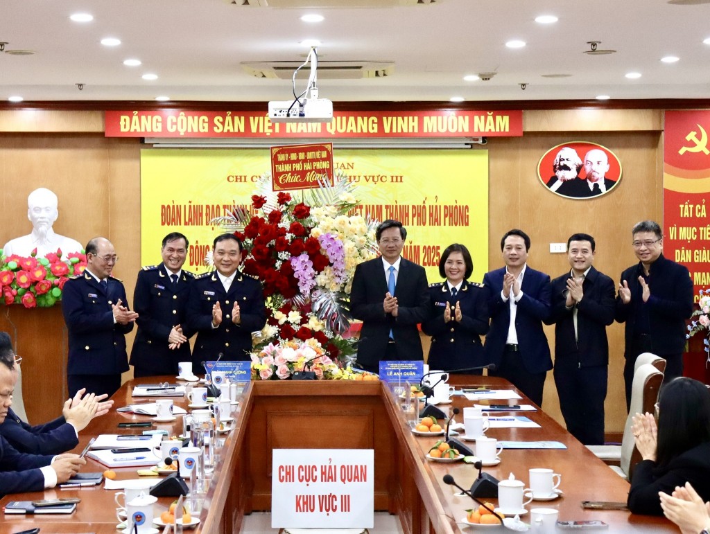 Hải quan khu vực III thu ngân sách cao nhất từ trước đến nay đạt gần 86.000 tỷ đồng