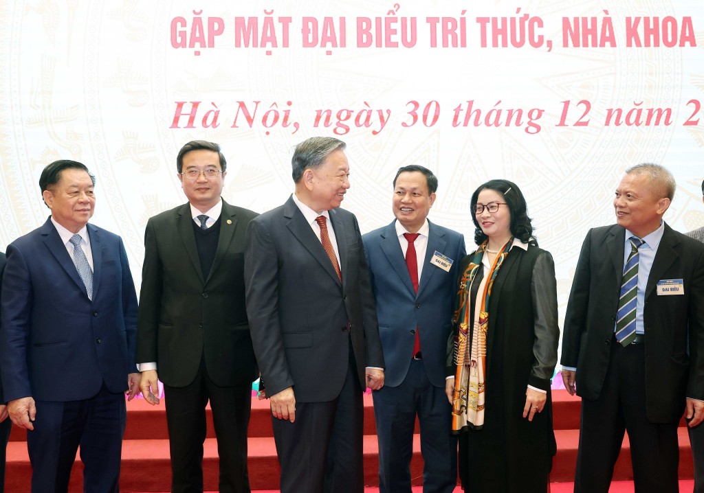 Điểm mới về xây dựng, phát triển đội ngũ trí thức trong nền kinh tế số qua dự thảo các văn kiện trình Đại hội XIV của Đảng Điểm mới về xây dựng, phát triển đội ngũ trí thức trong nền kinh tế số qua dự thảo các văn kiện trình Đại hội XIV của Đảng