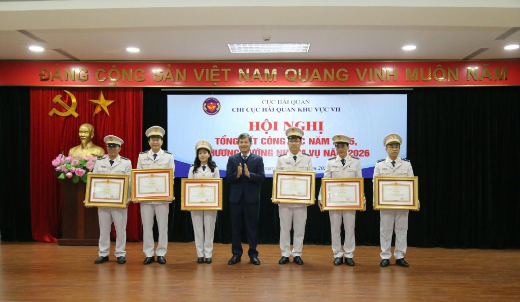 Hải quan khu vực VII thu ngân sách tăng 29,4% so với năm 2024