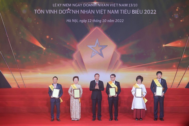 Quy định mới về tôn vinh, trao tặng giải thưởng cho doanh nhân, doanh nghiệp