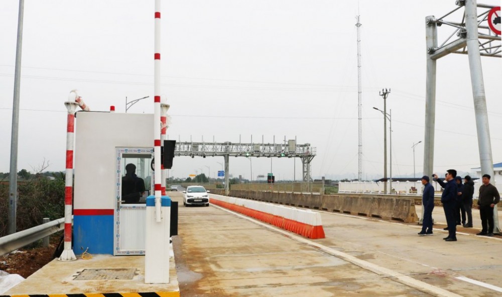 Sắp vận hành hệ thống thu phí không dừng trên 5 dự án thành phần cao tốc Bắc – Nam phía Đông Sắp vận hành hệ thống thu phí không dừng trên 5 dự án thành phần cao tốc Bắc – Nam phía Đông