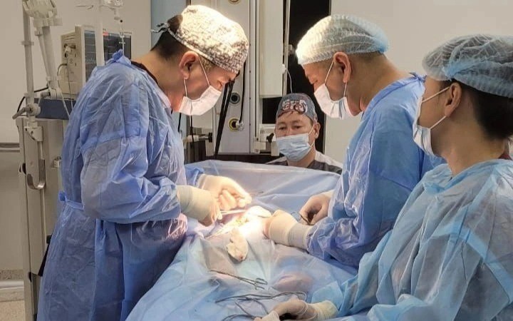 Kazakhstan dự kiến tăng lương và tăng cường bảo vệ pháp lý cho nhân viên y tế