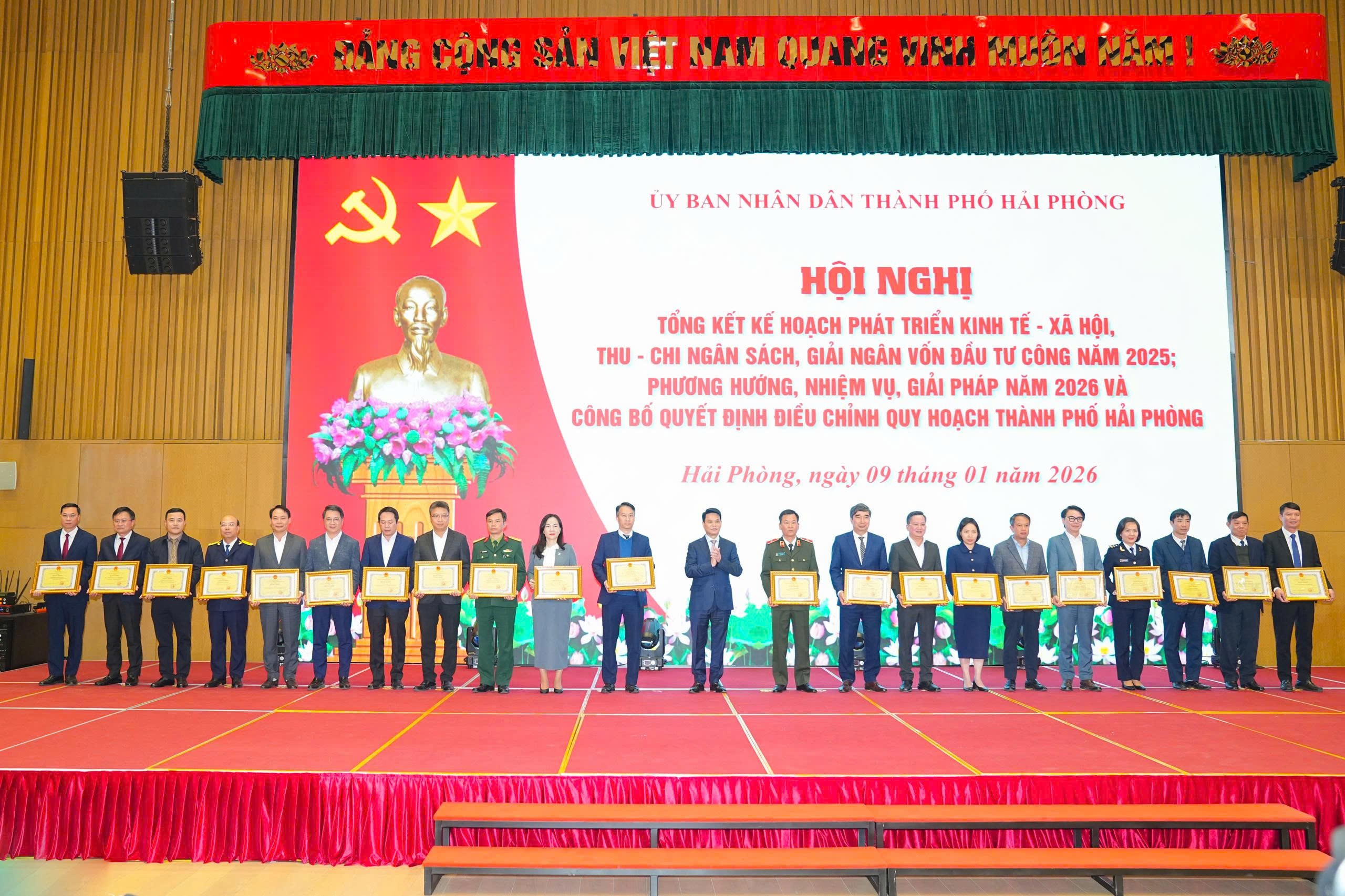 Hải quan khu vực III được Chủ tịch TP. Hải Phòng tặng Bằng khen