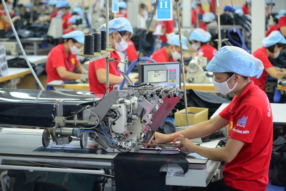 Thay đổi cách tiếp cận thuế thu nhập cá nhân theo hướng gắn với an sinh và hỗ trợ thị trường lao động Thay đổi cách tiếp cận thuế thu nhập cá nhân theo hướng gắn với an sinh và hỗ trợ thị trường lao động