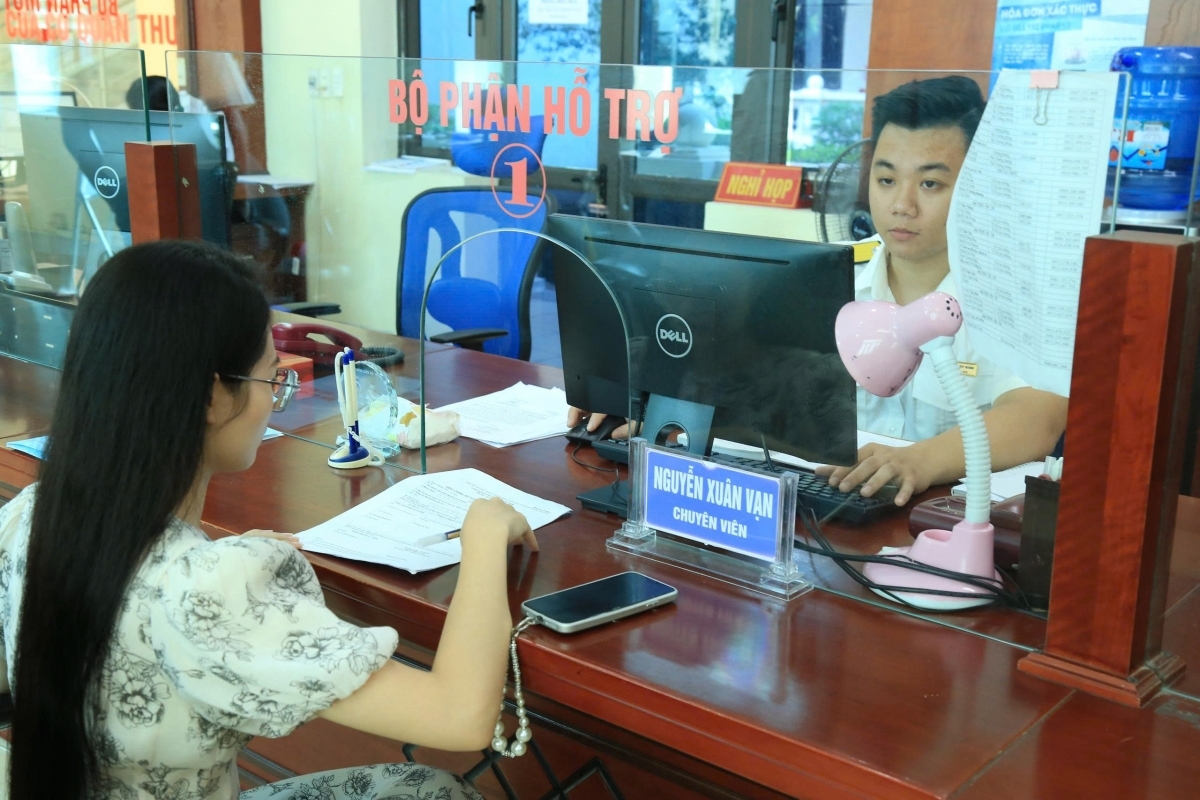 Chi lương tiền mặt trên 5 triệu đồng không được trừ khi tính thuế thu nhập doanh nghiệp