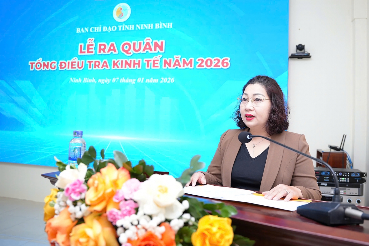 Bà Lê Thị Tường Thu, Phó Cục trưởng Cục Thống kê phát biểu tại Lễ ra quân Tổng điều tra kinh tế năm 2026 tỉnh Ninh Bình. 