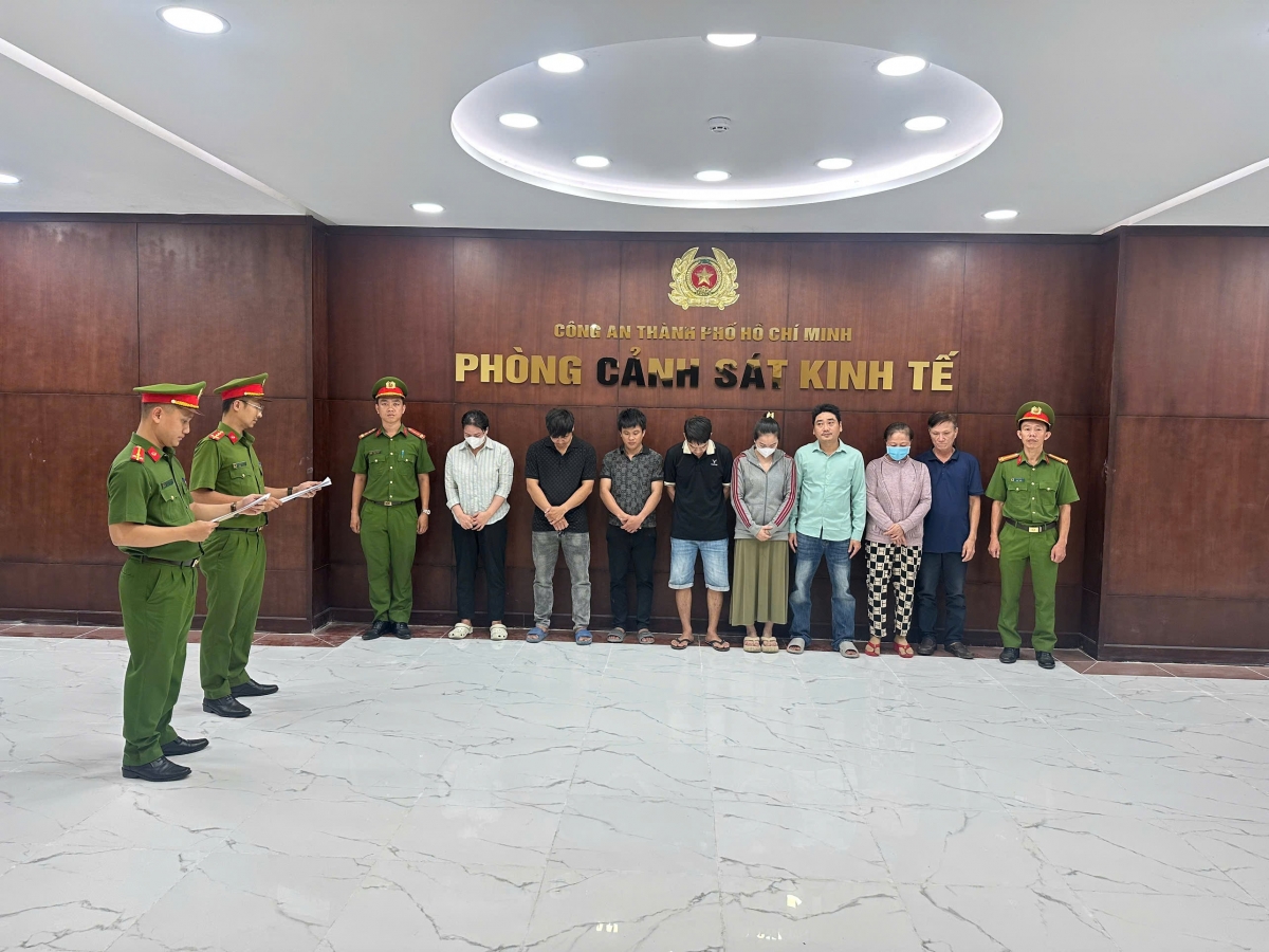 Phát hiện đường dây sản xuất thực phẩm giả quy mô lớn