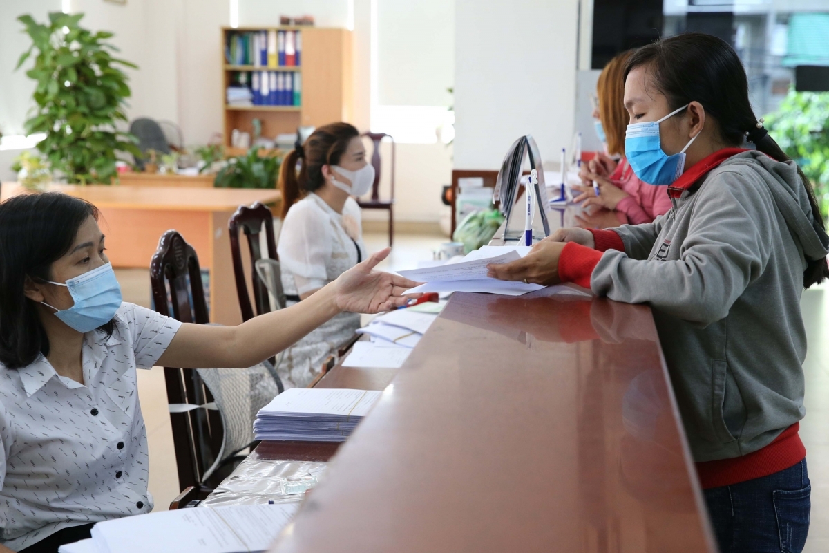 Lao động nữ vẫn chịu áp lực lớn trên thị trường việc làm tại Hà Nội