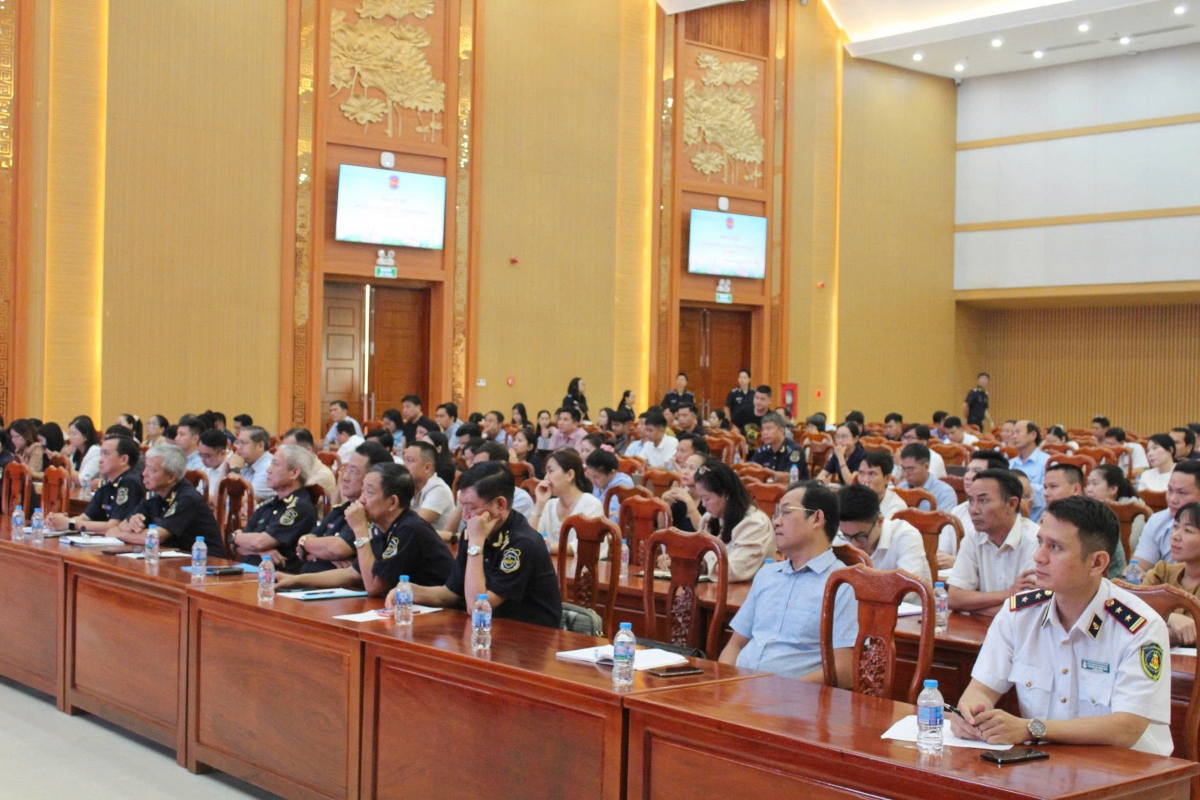 Chi cục Hải quan khu vực XX đối thoại và tri ân doanh nghiệp