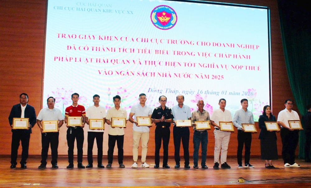 Chi cục Hải quan khu vực XX đối thoại và tri ân doanh nghiệp