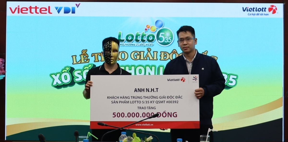 Nam thanh niên đến từ Cao Bằng trúng giải độc đắc xổ số tự chọn Lotto 5/35 trị giá hơn 20 tỷ đồng