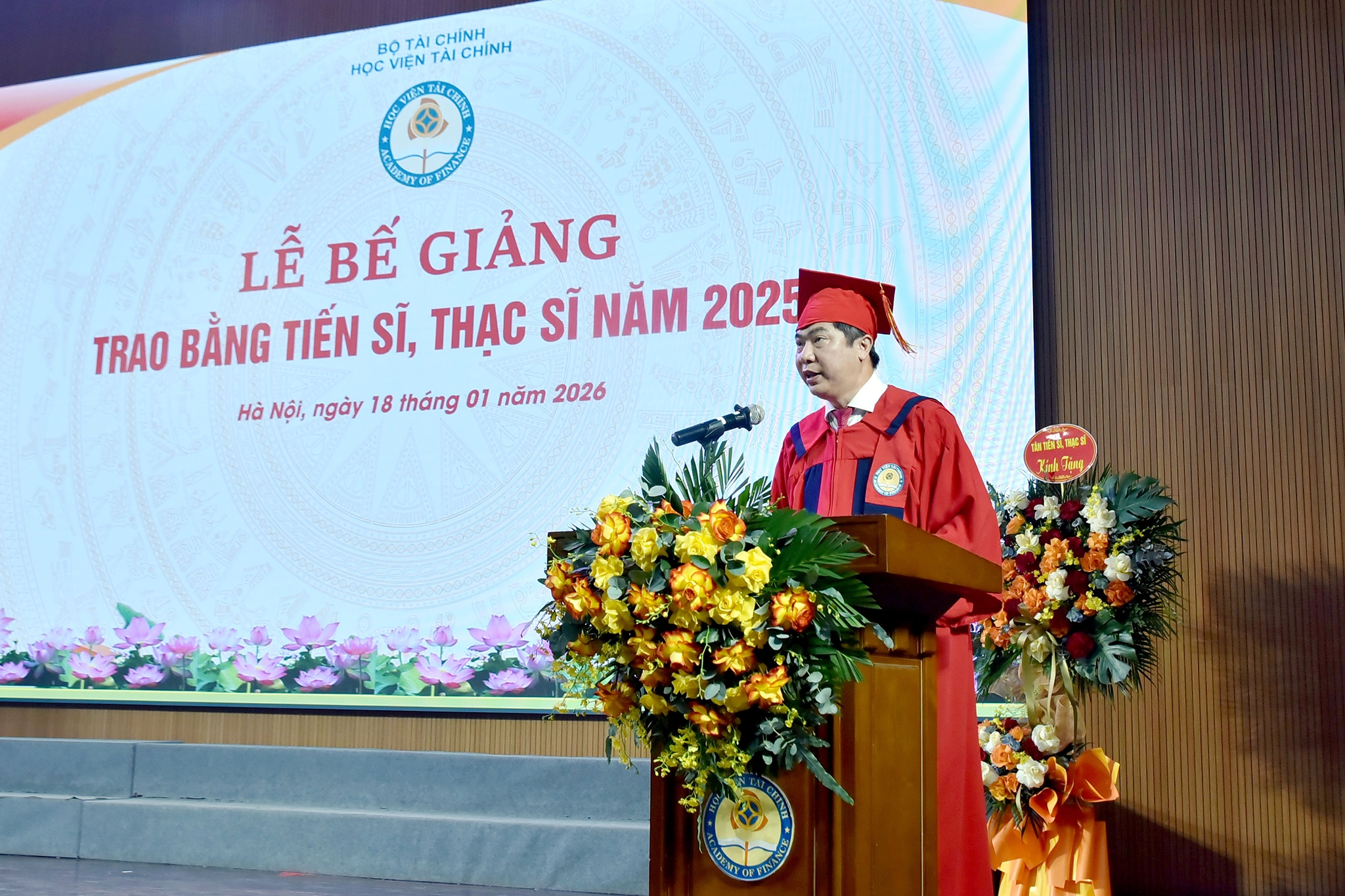 Học viện Tài chính trao bằng tốt nghiệp cho hơn 400 tân Thạc sĩ, Tiến sĩ Học viện Tài chính trao bằng tốt nghiệp cho hơn 400 tân Thạc sĩ, Tiến sĩ