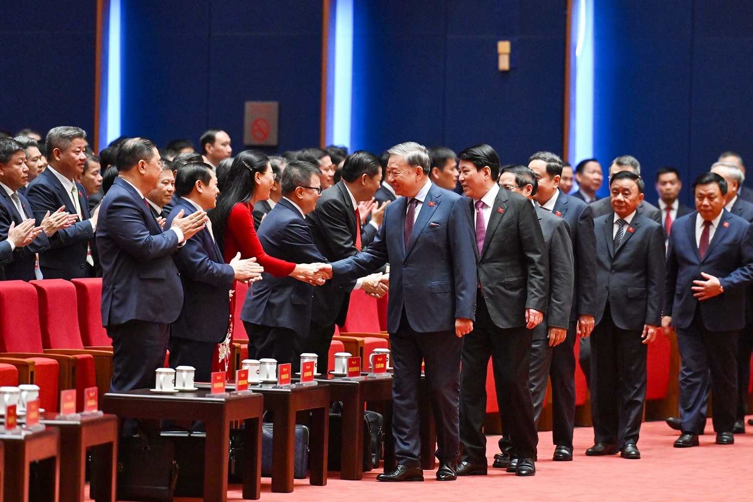 Chùm ảnh: Không khí ngày làm việc đầu tiên của Đại hội Đảng lần thứ XIV