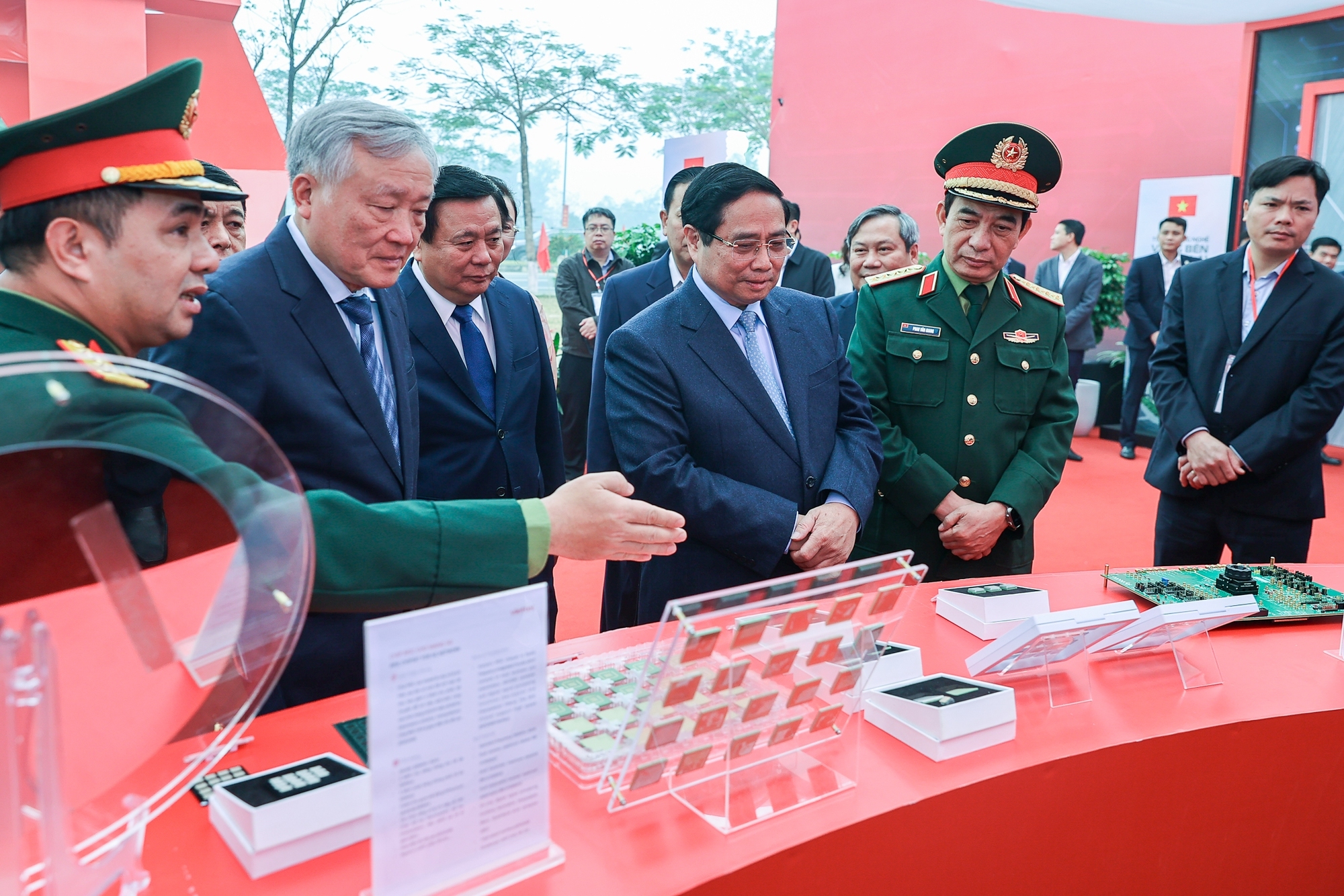 Chip bán dẫn trong chiến lược kinh tế công nghệ cao của Việt Nam Chip bán dẫn trong chiến lược kinh tế công nghệ cao của Việt Nam