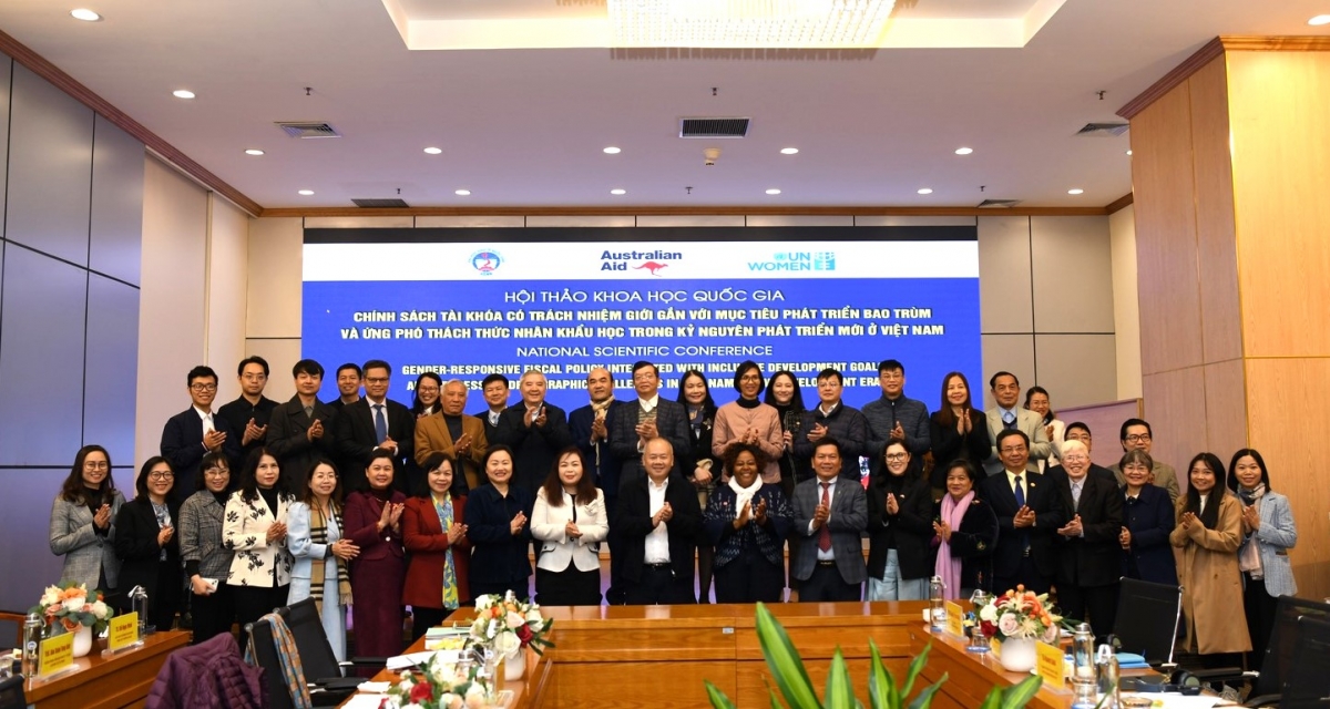 Đưa vấn đề giới vào chính sách phải gắn với mục tiêu phát triển, căn cứ thực tiễn Đưa vấn đề giới vào chính sách phải gắn với mục tiêu phát triển, căn cứ thực tiễn