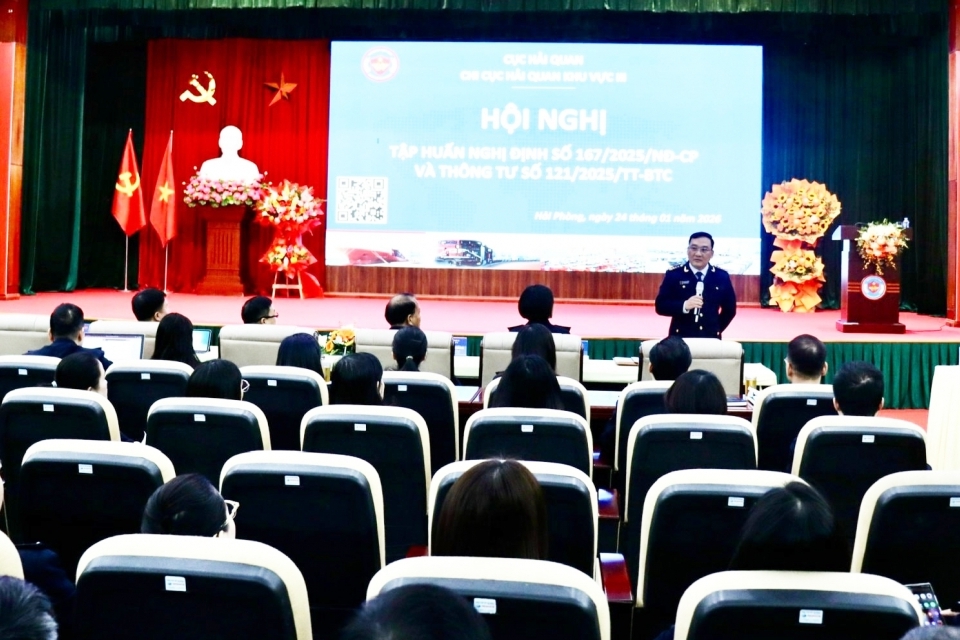 Hải quan khu vực III tập huấn Nghị định số 167 và Thông tư số 121 cho công chức và doanh nghiệp