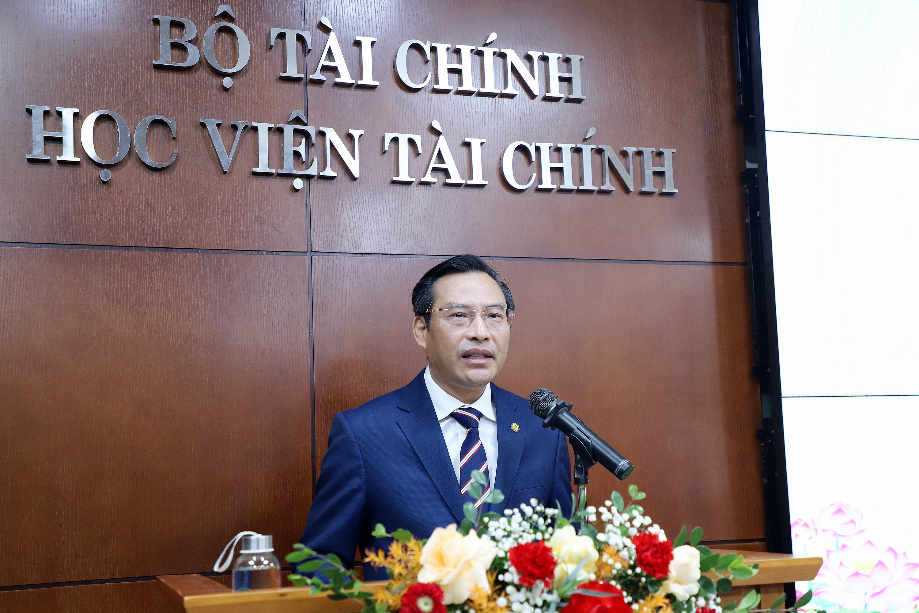 Đổi mới tư duy đào tạo đại học để đáp ứng phát triển kinh tế