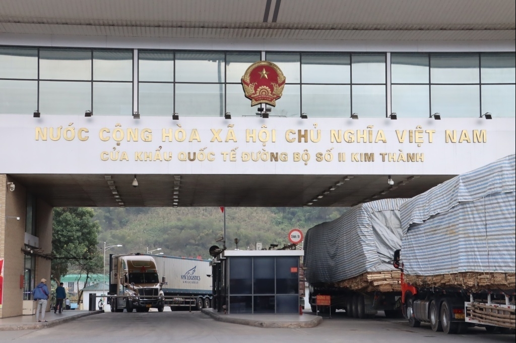 Sớm gỡ ách tắc cho phương tiện chở hàng nông sản, thực phẩm tại cửa khẩu