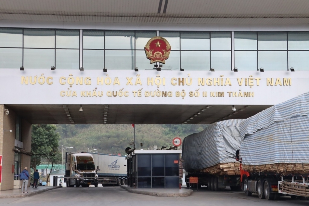 Sớm gỡ ách tắc cho phương tiện chở hàng nông sản, thực phẩm tại cửa khẩu