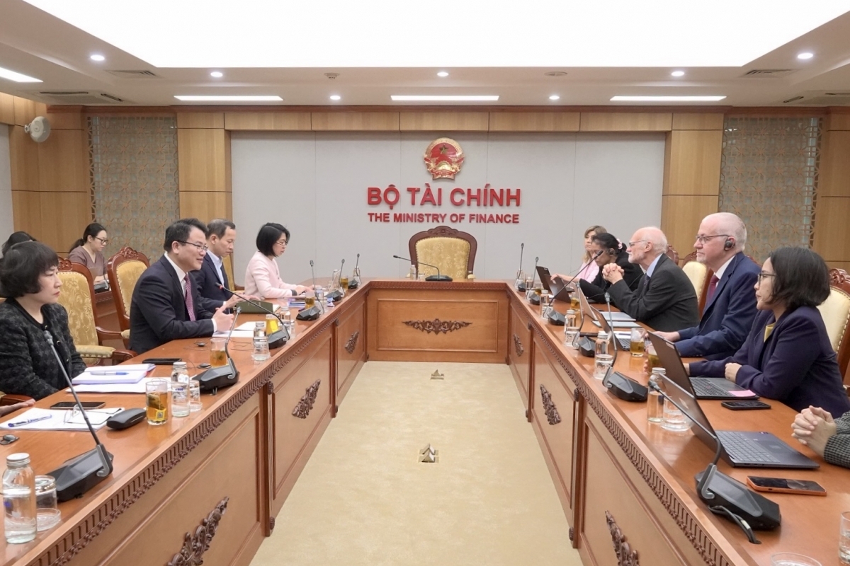 Tăng cường quản lý nợ công, chủ động kiểm soát rủi ro trong giai đoạn đầu tư lớn