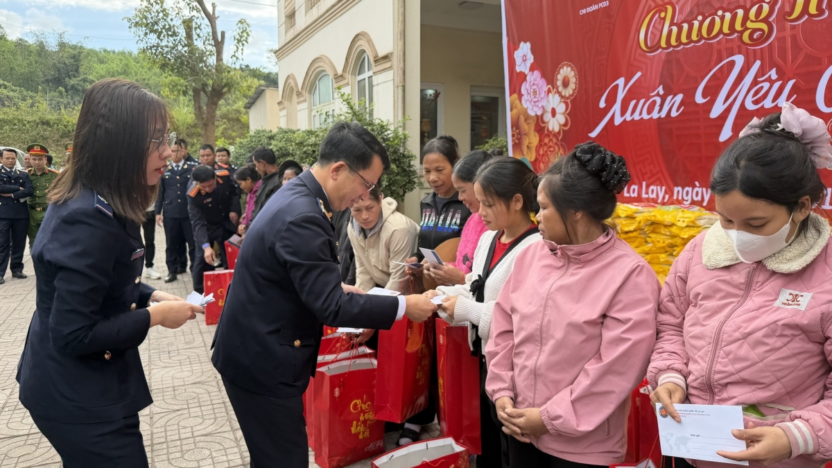 Thanh niên Hải quan La Lay phối hợp tổ chức chương trình 
