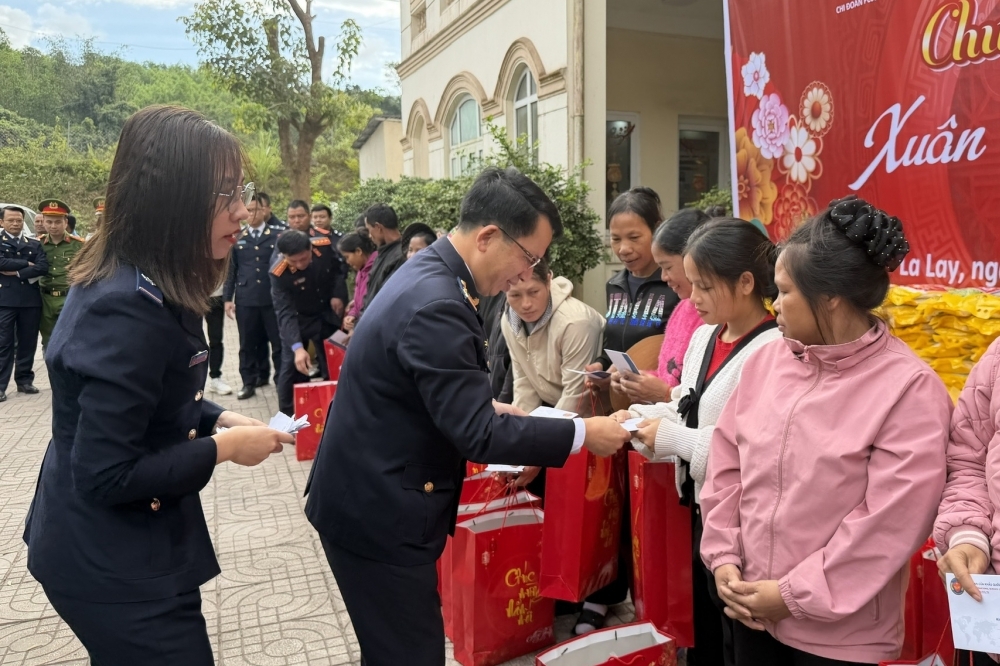 Thanh niên Hải quan La Lay phối hợp tổ chức chương trình "Xuân yêu thương - ấm tình biên giới"