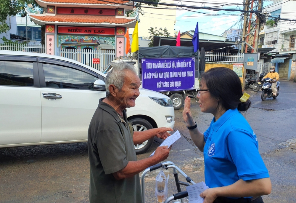 Người dân Khánh Hòa đánh giá tích cực chất lượng phục vụ của BHXH