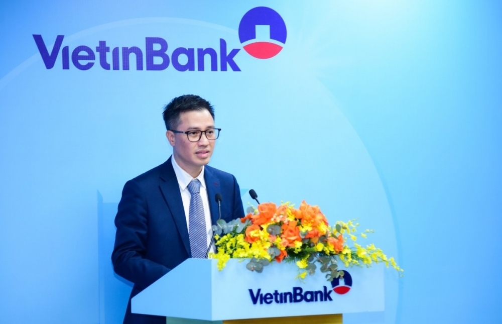 Ông Trần Hoài Nam – Phó Giám đốc Khối KHDN VietinBank nhấn mạnh SLL là một công cụ tài chính bền vững linh hoạt, giúp gắn trực tiếp hiệu quả tài chính với kết quả thực hiện các mục tiêu ESG của doanh nghiệp Ông Trần Hoài Nam – Phó Giám đốc Khối KHDN VietinBank nhấn mạnh SLL là một công cụ tài chính bền vững linh hoạt, giúp gắn trực tiếp hiệu quả tài chính với kết quả thực hiện các mục tiêu ESG của doanh nghiệp
