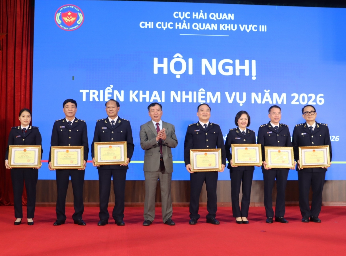 Tặng Huân chương, Bằng khen cho các tập thể, cá nhân của Hải quan khu vực III