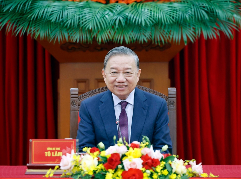 Vững bước dưới cờ Đảng