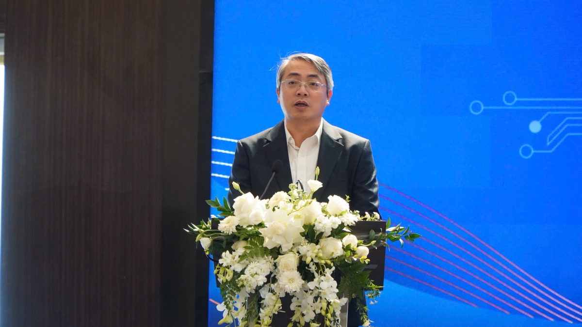 ông Hoàng Ninh - Phó Cục trưởng Cục Thương mại điện tử và Kinh tế số phát biểu tại diễn đàn. ông Hoàng Ninh - Phó Cục trưởng Cục Thương mại điện tử và Kinh tế số phát biểu tại diễn đàn.