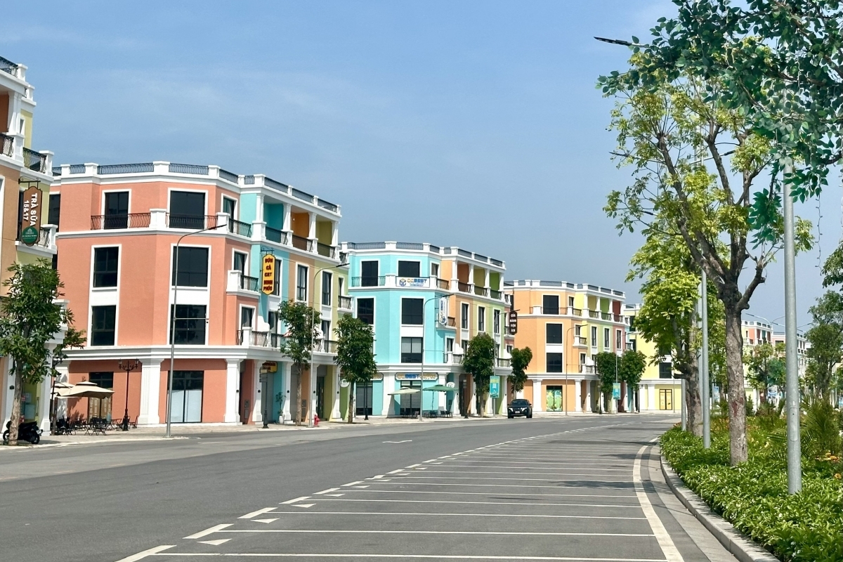 Cuộc đua huy động vốn và hệ quả lãi vay mua nhà không thể đứng yên