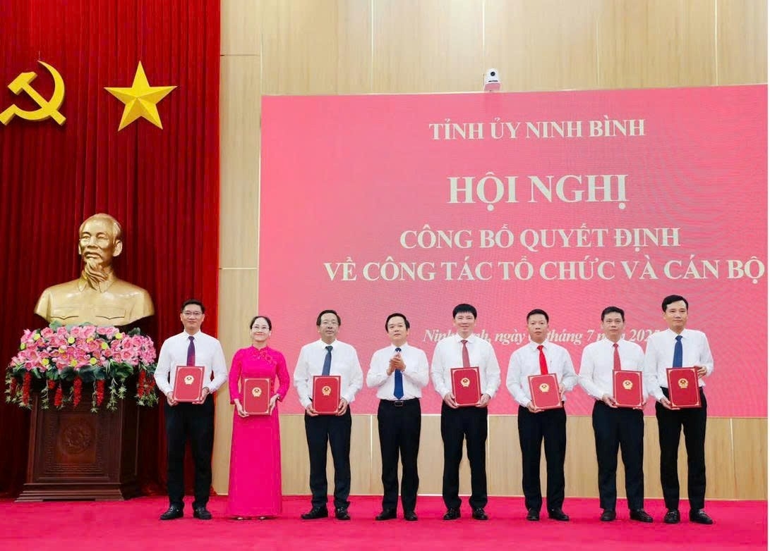 Triển khai đồng bộ, hiệu quả công tác quản lý và phát triển KKT, KCN tỉnh Ninh Bình Triển khai đồng bộ, hiệu quả công tác quản lý và phát triển KKT, KCN tỉnh Ninh Bình